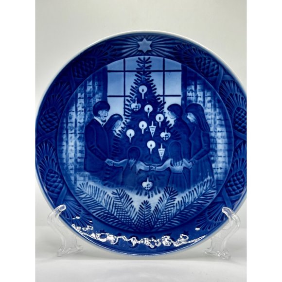 Royal Copenhagen Other - Vintage Royal Copenhagen Porcelain 7" Collector Plate, Merry Christmas